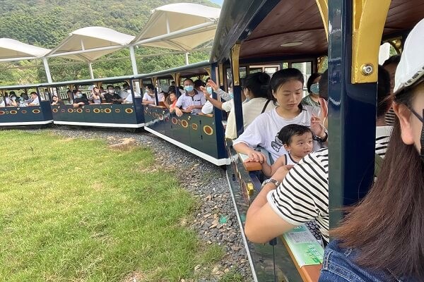 秋高氣爽，大家跟隨艾思捷一起團建去呀.jpg